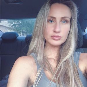 Meet your Posher, Chloé